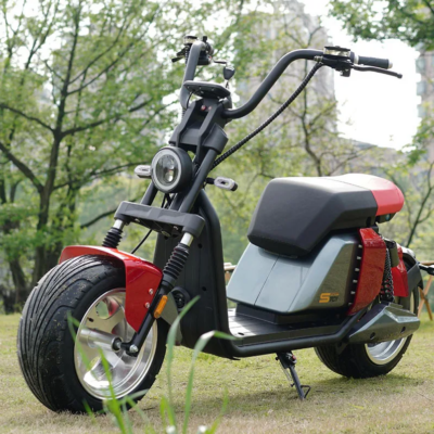 Scuter electric, AT PERFORMANCE®, 2000W cu baterie litiu, pentru adulți 60V 20AH, disponibil pe culoarea rosu, viteza maxima 65km/h - Scutere Electrice, Trotinete Electrice si Accesorii - atMag.ro