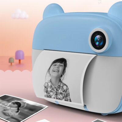 Aparat de Fotografiat AT PERFORMANCE®, pentru Copii, Functie Imprimare, Ecran IPS 2,4 inch, Lentile Duble Fata-Spate, Selfie, Video 1080P, 3 Jocuri, Difuzor, Rame Personalizate, Baterie 1200 mAh, 3 Role de Hartie, Snur, Culori, Cadou Craciun/Zi Nastere, Albastru. - Platforme foto-video - atMag.ro