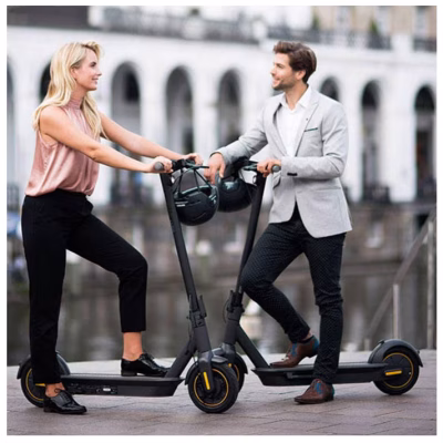 Trotineta electrica MAX, AT PERFORMANCE, 350W, Cu afisaj LCD, Baterie Lithium-Ion 12.5 Ah, Autonomie 42-52 km, Viteza 45km/h, greutate maxima admisa 130 Kg AT PERFORMANCE Vezi toate produsele - Scutere Electrice, Trotinete Electrice si Accesorii - atMag.ro