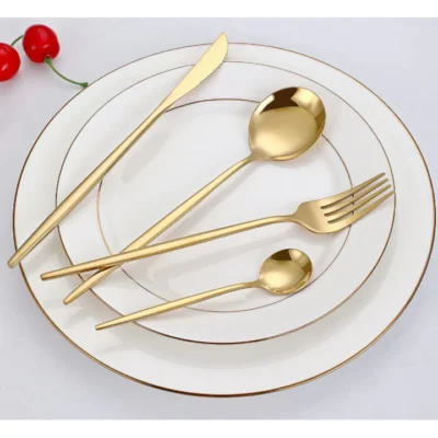 Set de tacamuri AT PERFORMANCE®,moderne 24 de piese, Full Gold, 13-21 cm. - Bucatarie si Servire - atMag.ro